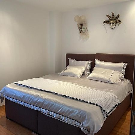 Riverside Villa Тиват Экстерьер фото