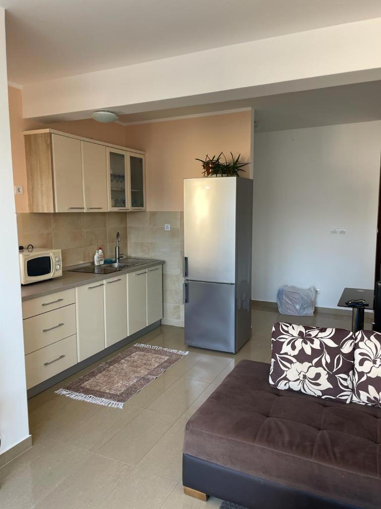 Riverside Villa Тиват Экстерьер фото