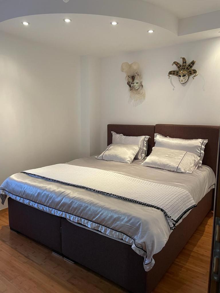 Riverside Villa Тиват Экстерьер фото