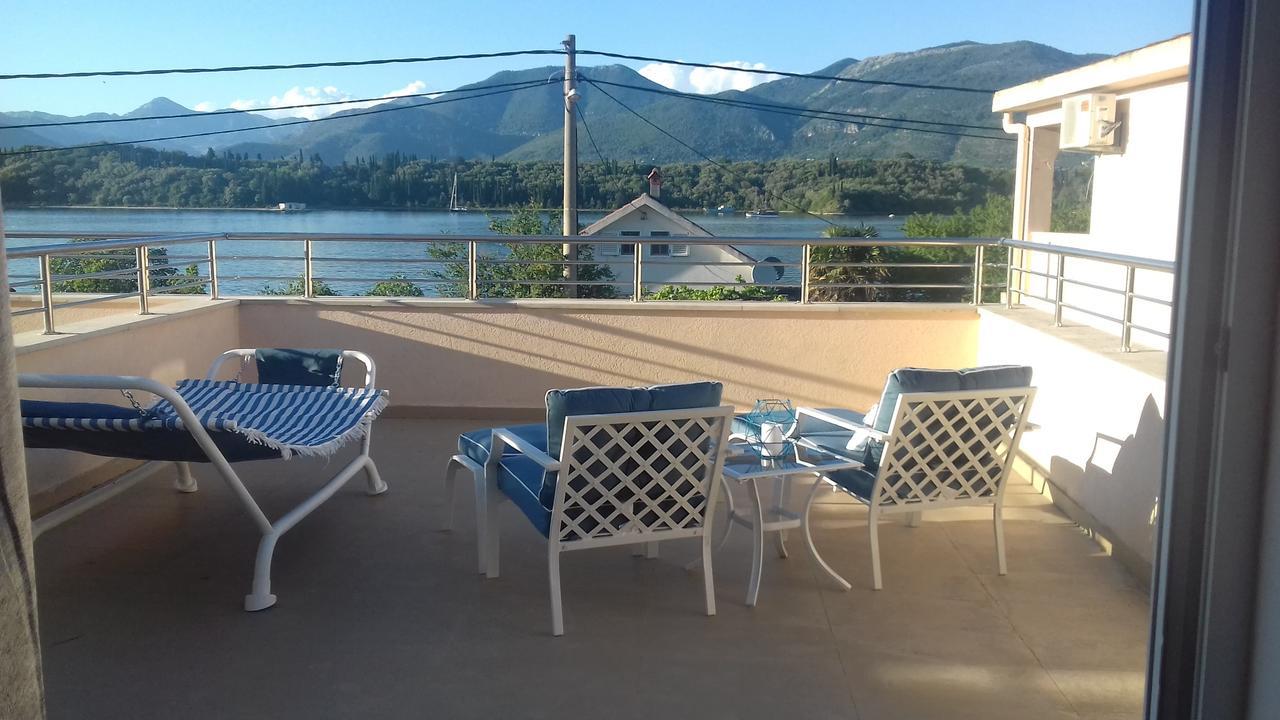 Riverside Villa Тиват Экстерьер фото