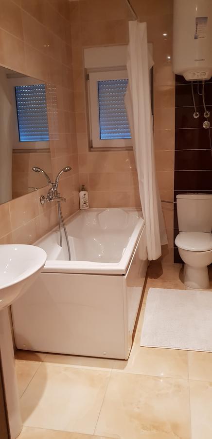 Riverside Villa Тиват Экстерьер фото