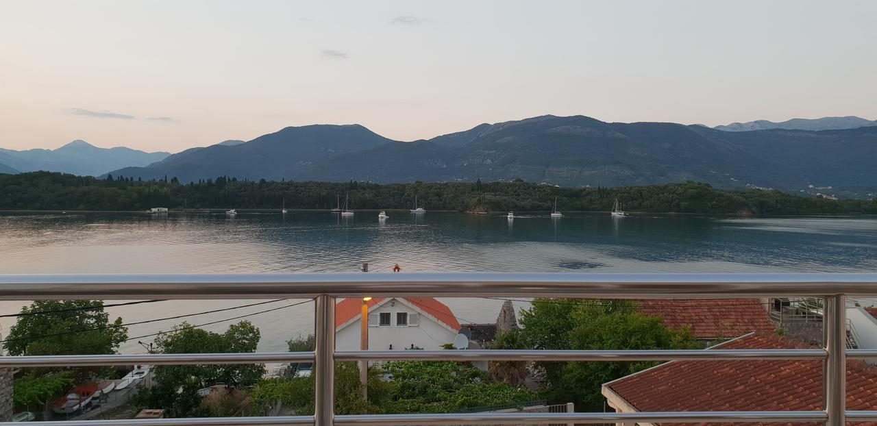 Riverside Villa Тиват Экстерьер фото